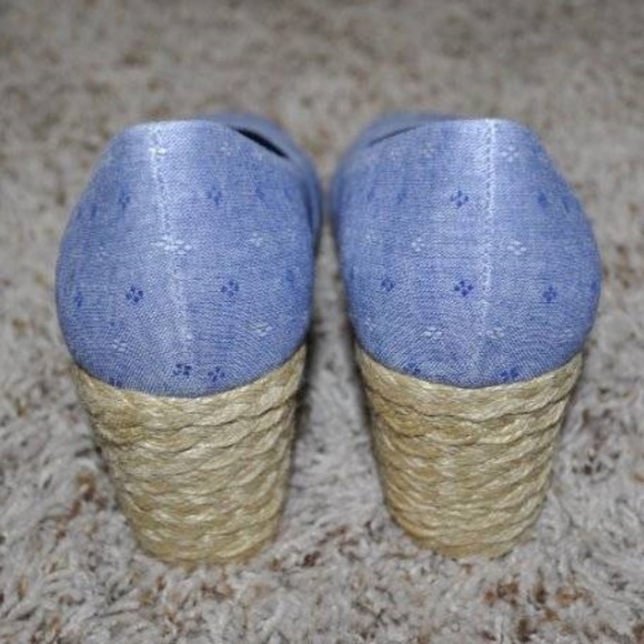 Womens Espadrille Wedge Sandals Chaps Blue Dot Chambray 7 Dakota Peep Toe - Picture 3 of 5